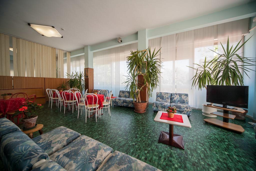 Hotel Madison Ριτσόνε Εξωτερικό φωτογραφία